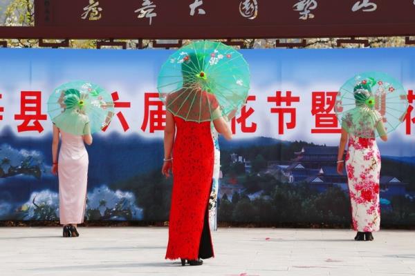 穿越時(shí)光的誘惑——壽縣民間旗袍秀