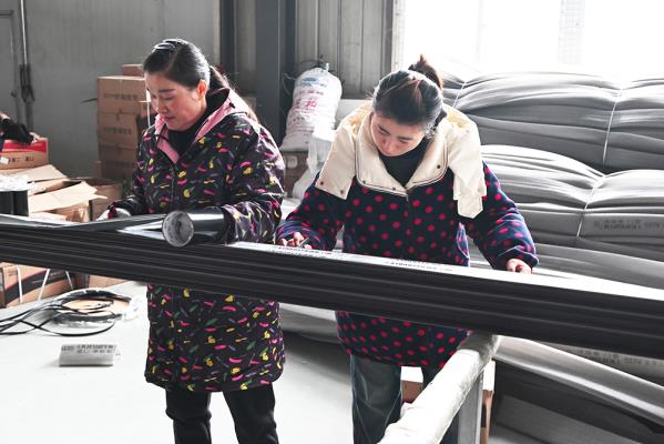 淮南壽縣：門窗加工 撐起鄉墅建設“美顏值”