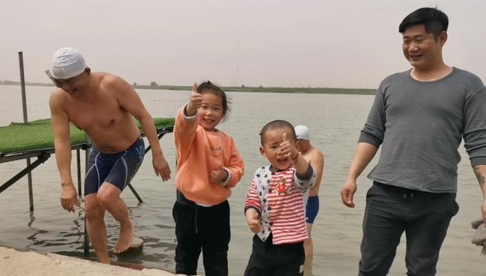 “我給你點(diǎn)贊?！? title=