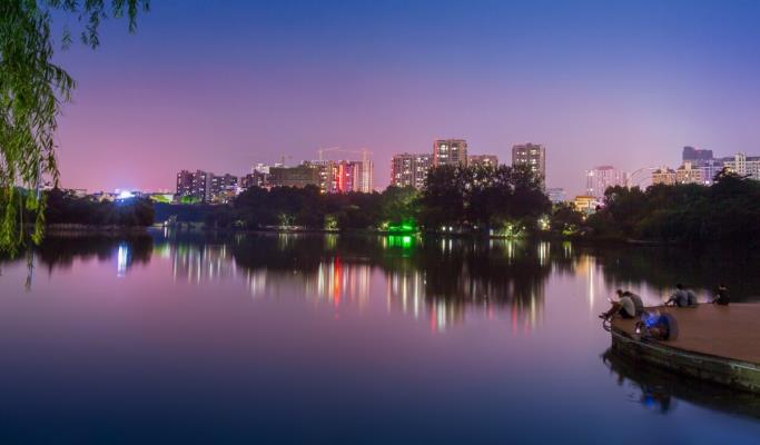 龍湖夜色