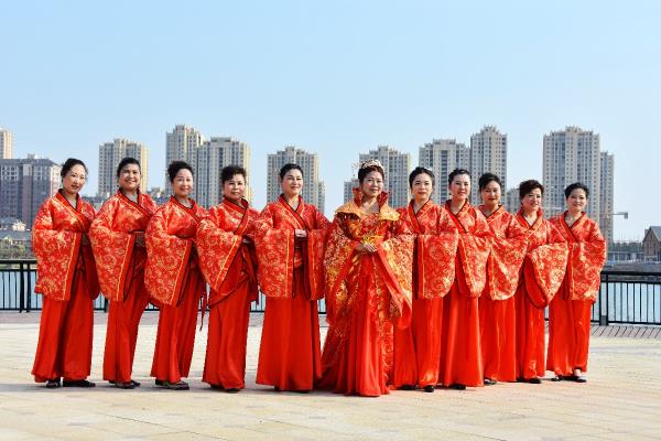 淮南圖片網(wǎng)模特隊(duì)驚艷泉山湖
