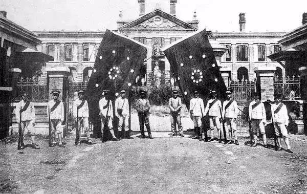 1911年10月10日,武昌起義爆發(fā)湖北軍政府成立.jpg 1911年10月10日,武昌起義爆發(fā)湖北軍政府成立.jpg