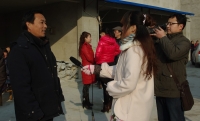 今晚800志愿者服務(wù)團慰問演出