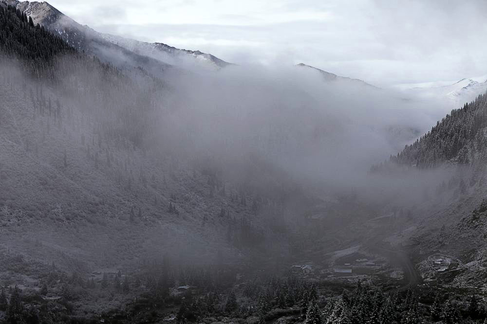 驢行川藏第一險——翻越冰雪覆蓋的雀兒山(組照)