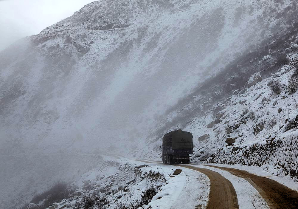 驢行川藏第一險——翻越冰雪覆蓋的雀兒山(組照)
