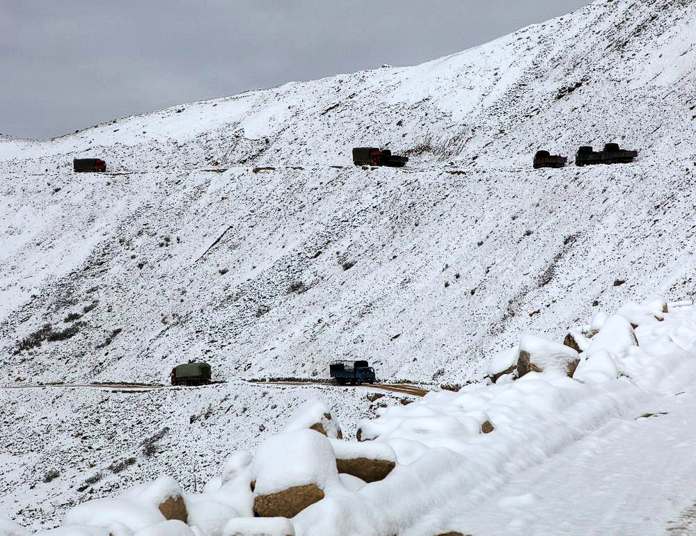 驢行川藏第一險——翻越冰雪覆蓋的雀兒山(組照)