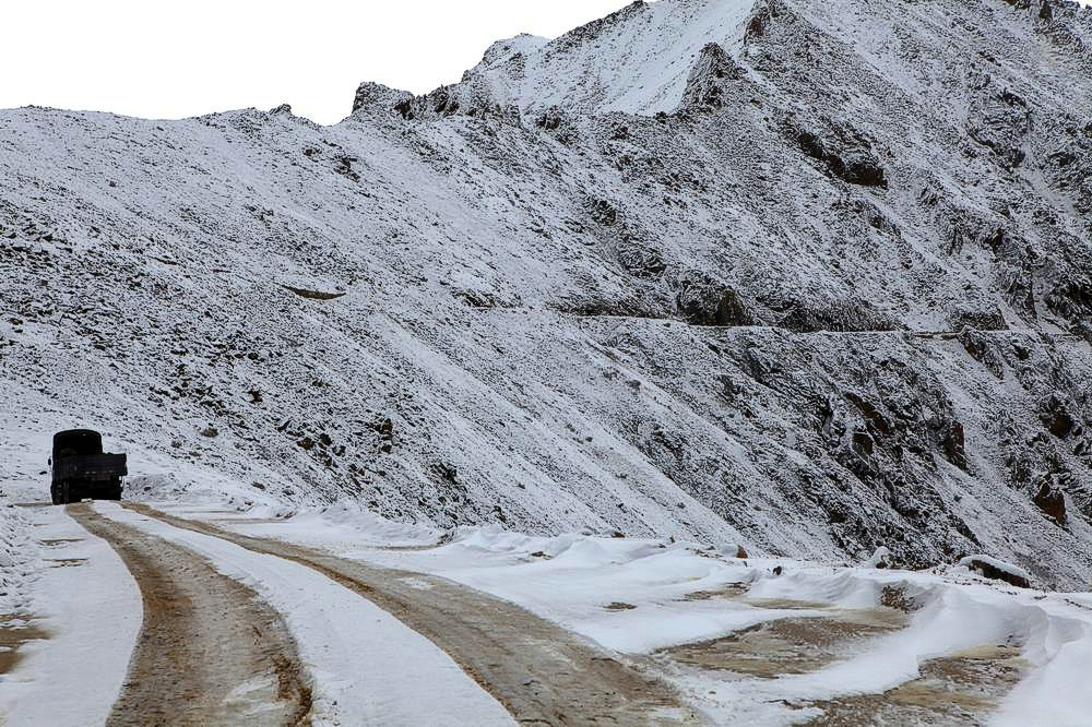 驢行川藏第一險——翻越冰雪覆蓋的雀兒山(組照)