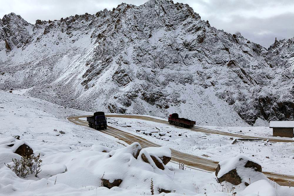 驢行川藏第一險——翻越冰雪覆蓋的雀兒山(組照)