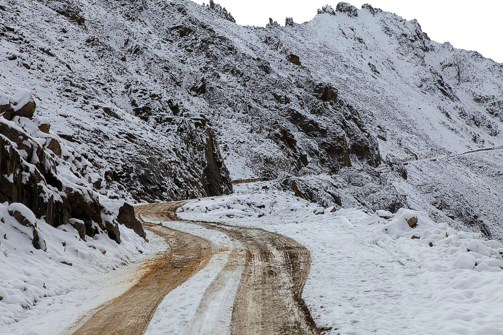 驢行川藏第一險——翻越冰雪覆蓋的雀兒山(組照)