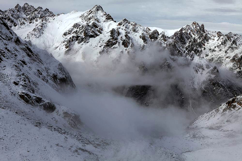 驢行川藏第一險——翻越冰雪覆蓋的雀兒山(組照)