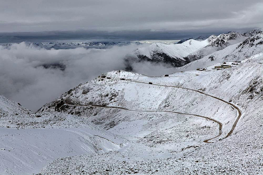 驢行川藏第一險——翻越冰雪覆蓋的雀兒山(組照)