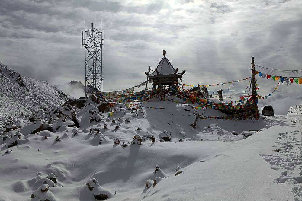 驢行川藏第一險——翻越冰雪覆蓋的雀兒山(組照)
