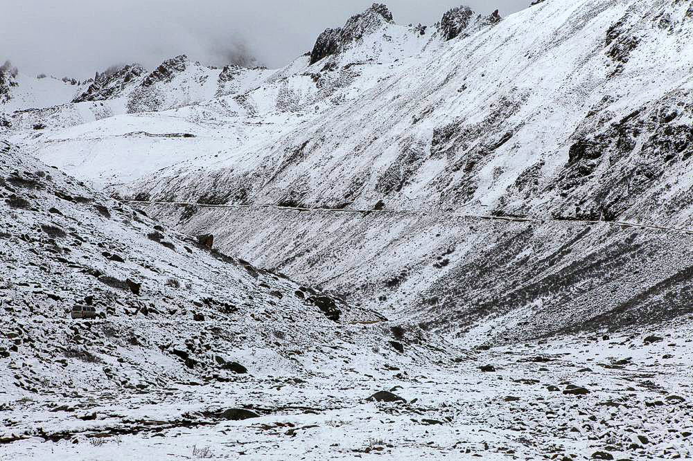 驢行川藏第一險——翻越冰雪覆蓋的雀兒山(組照)