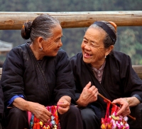 侗寨老姊妹